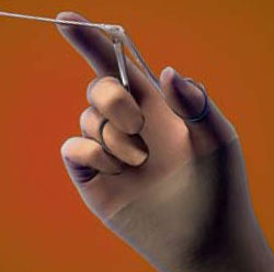Encore MicrOptic Latex Surgical Gloves: size 8 1/2, Sterile, Powder-free